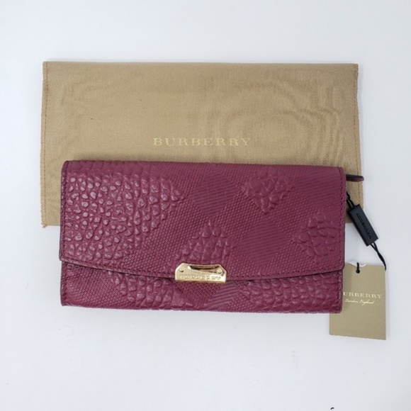 Burberry Handbags - Burberry Grain Leather Bifold Wallet NWT